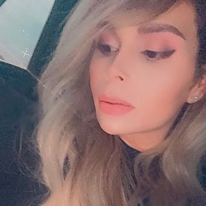 Meet your Posher, Mia